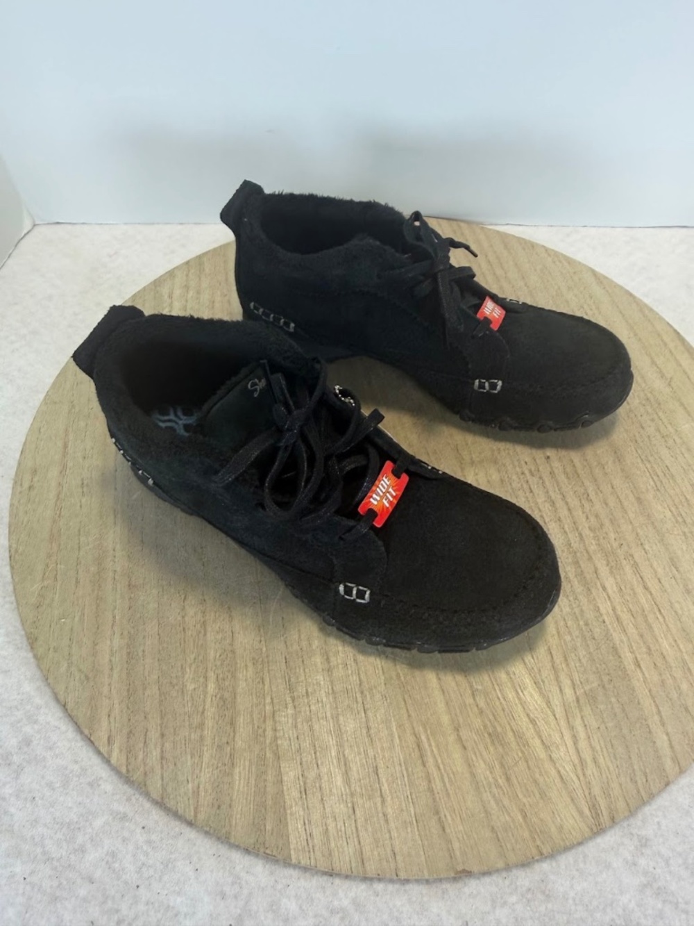 Skechers Wide Fit Women's 7.5 Black Suede Memory Foam Faux Fur Shoes NWT